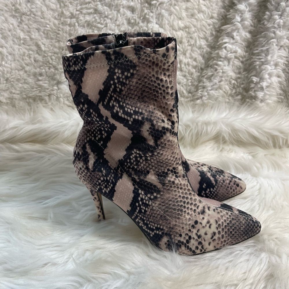 Anne Michelle Fabric snake skin print brown and beige fabric booties size10